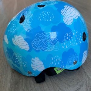 Baby & toddler bicycle helmet, blue sky and cloud pattern, brand Nutcase